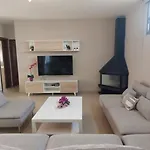 Torri - Moderna Casa Con Piscina Privada