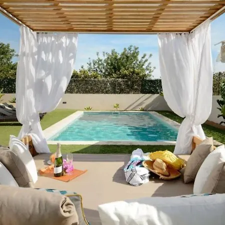 Torri - Moderna Casa Con Piscina Privada Ferienhaus