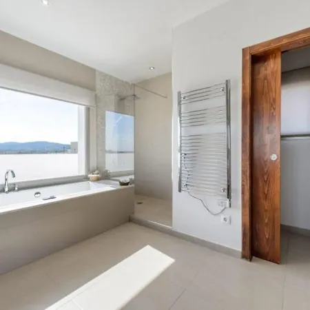 Moderna Casa Con Piscina Privada *