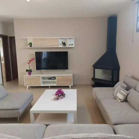 Moderna Casa Con Piscina Privada