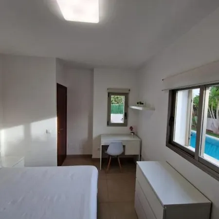 Torri - Moderna Casa Con Piscina Privada Ferienhaus *