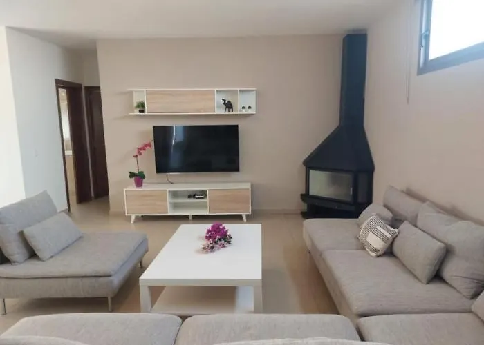 Moderna Casa Con Piscina Privada