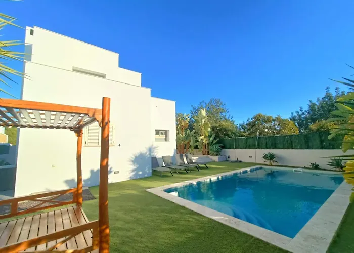 Moderna Casa Con Piscina Privada Holiday home