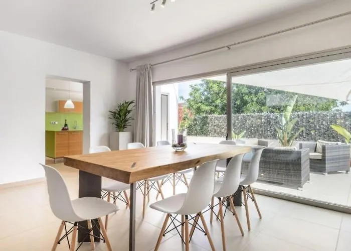 Moderna Casa Con Piscina Privada Vakantiehuis Santa Eularia des Riu